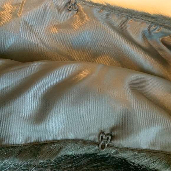 Joe Fresh Women’s Faux Fur lined Sleeveless Vest/Top, Black. Size S - Picture 2 of 9